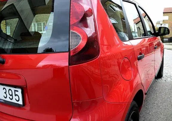 Nissan Note 2013 photo 5