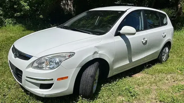 Hyundai Elantra 2011 photo 3