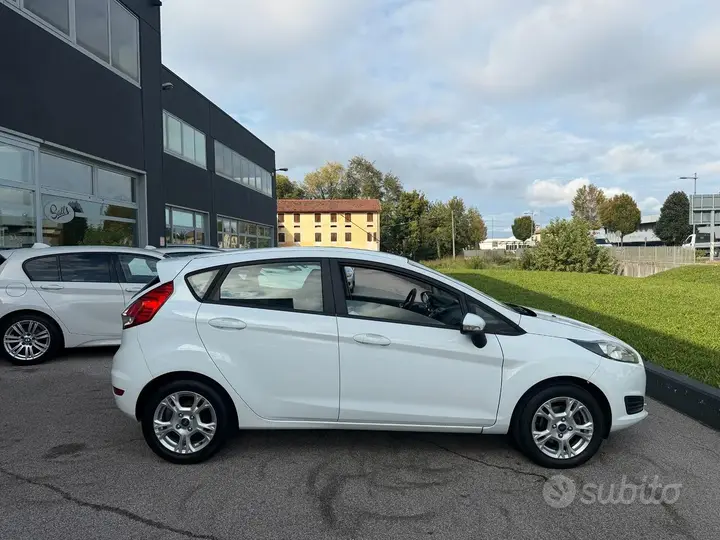 Ford Fiesta 2014 photo 4