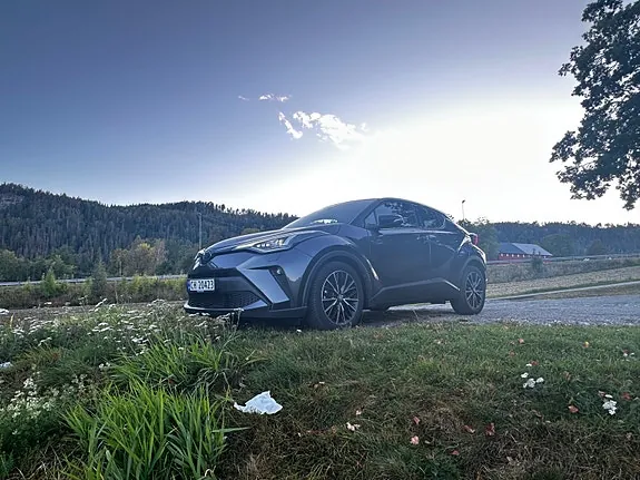 Toyota C-Hr 2023 photo 2