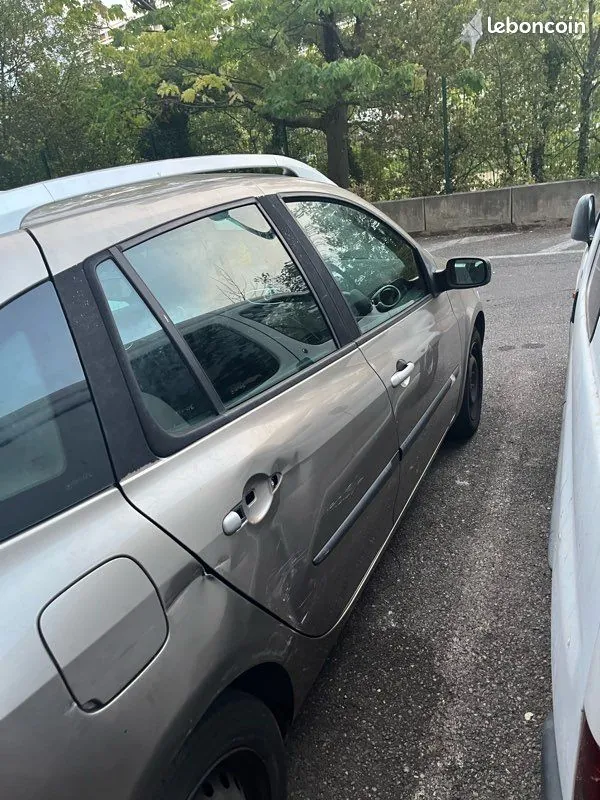 Renault Clio 2009 photo 5