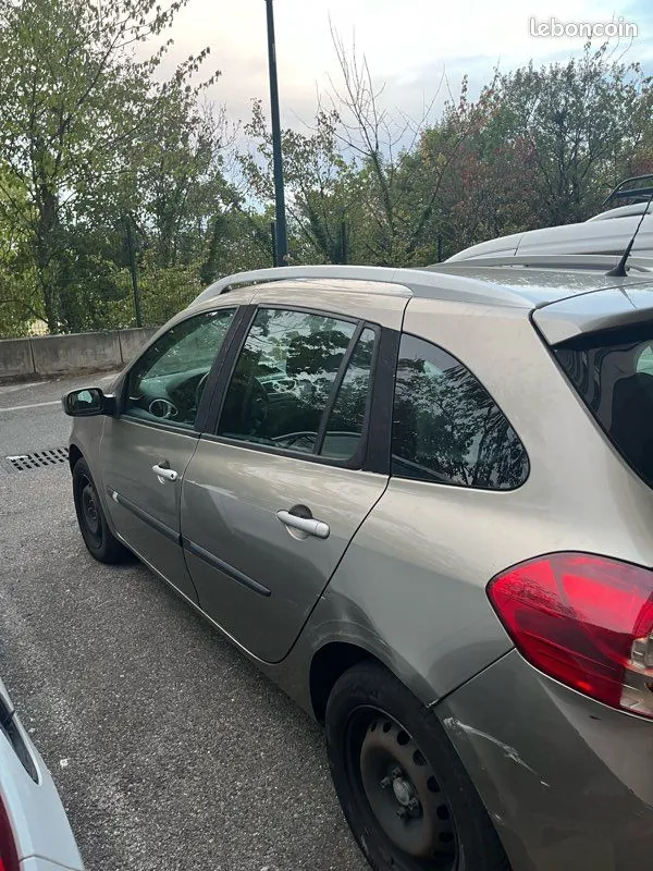 Renault Clio 2009 photo 4