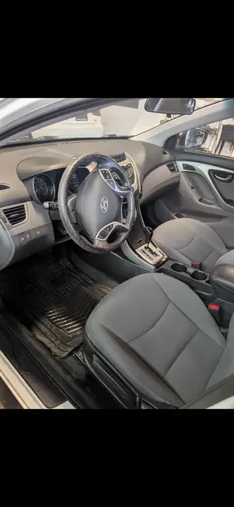 Hyundai Elantra 2013 photo 3