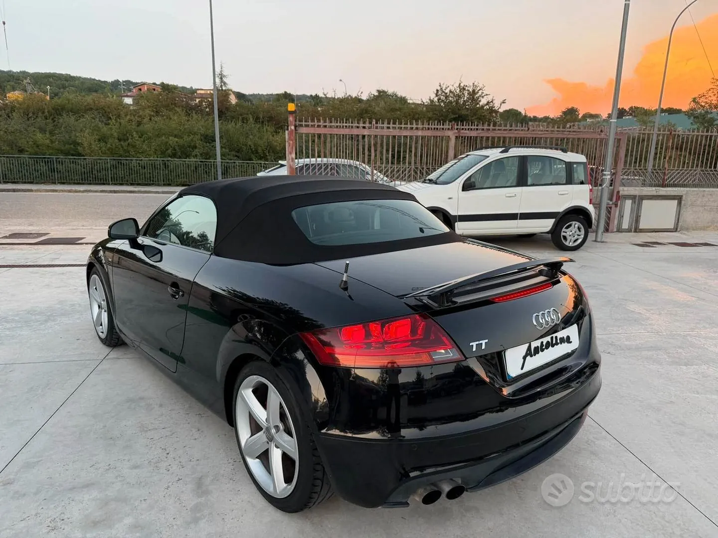 Audi Tt 2011 photo 2