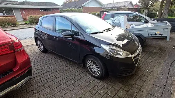 Peugeot 208 2016 photo 3