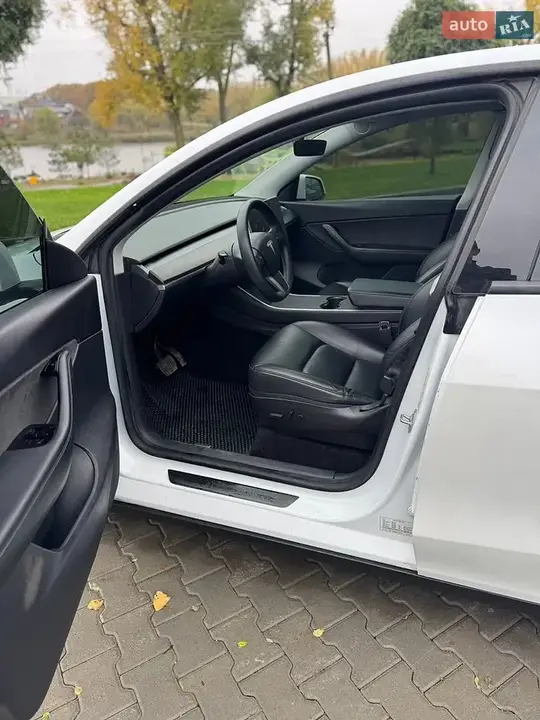 Tesla Model Y 2020 photo 4