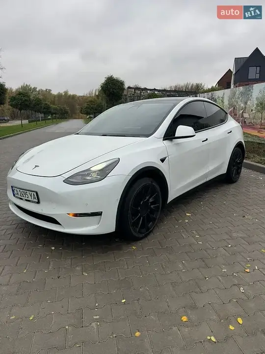 Tesla Model Y 2020 photo 2