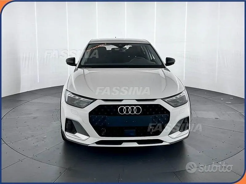 Audi A1 2023 photo 2