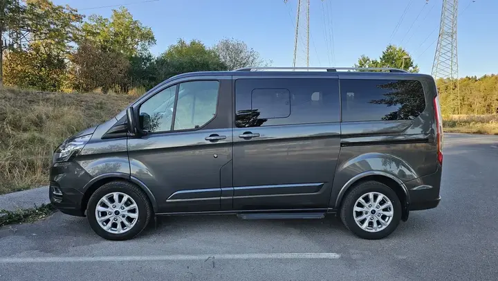 Ford Tourneo Custom 2018 photo 2