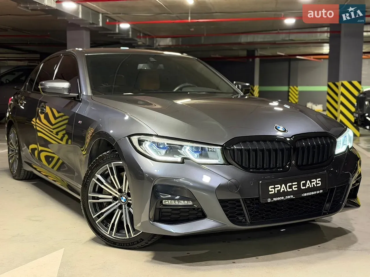 BMW 3 Series 2019 photo 2