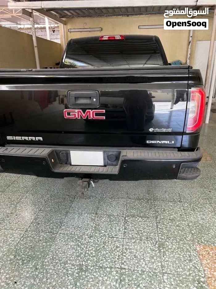 GMC Sierra