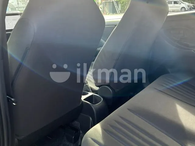 Toyota Yaris 2024 photo 4