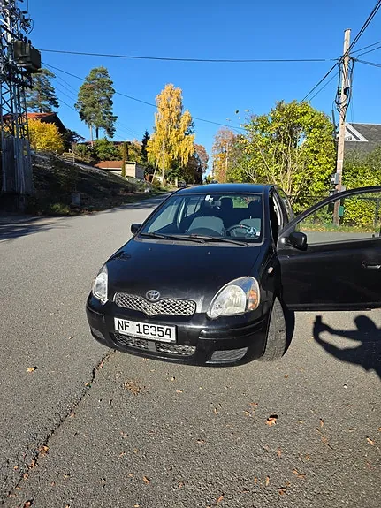 Toyota Yaris 2005 photo 2