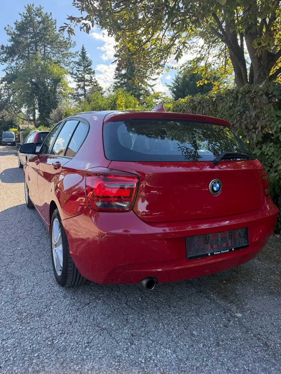 BMW 1 Series 2011 photo 2