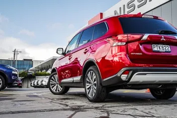 Mitsubishi Outlander 2023 photo 3
