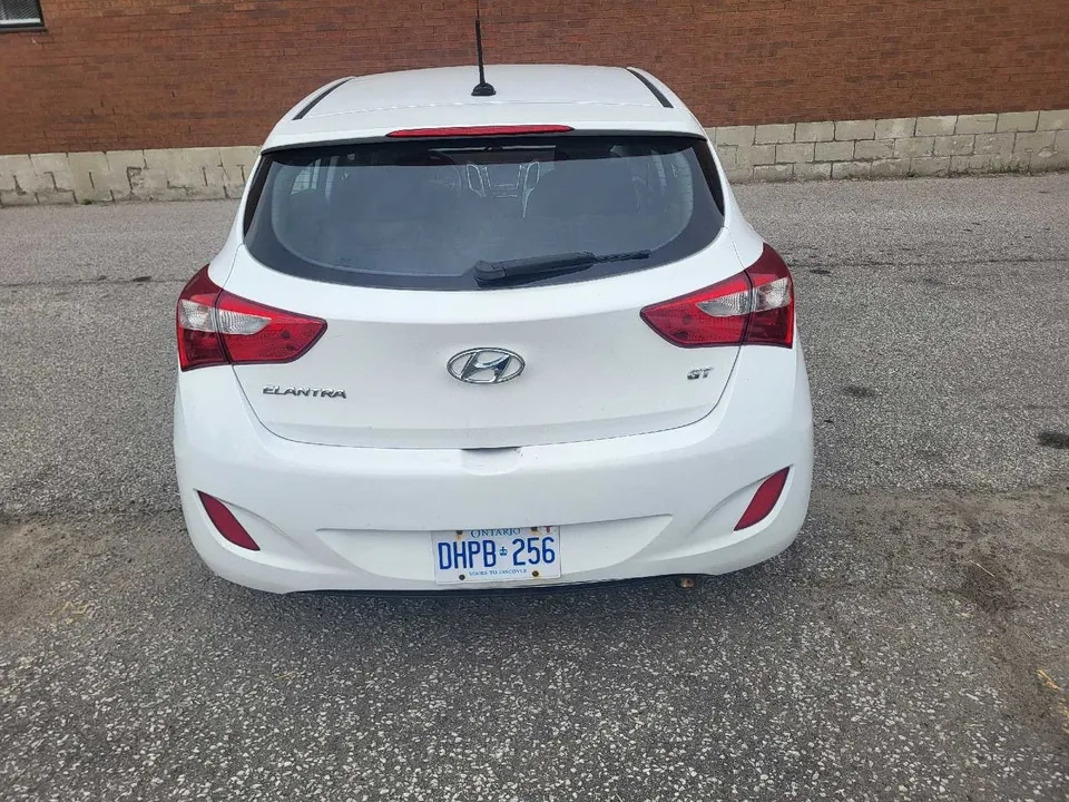 Hyundai Elantra 2016 photo 3