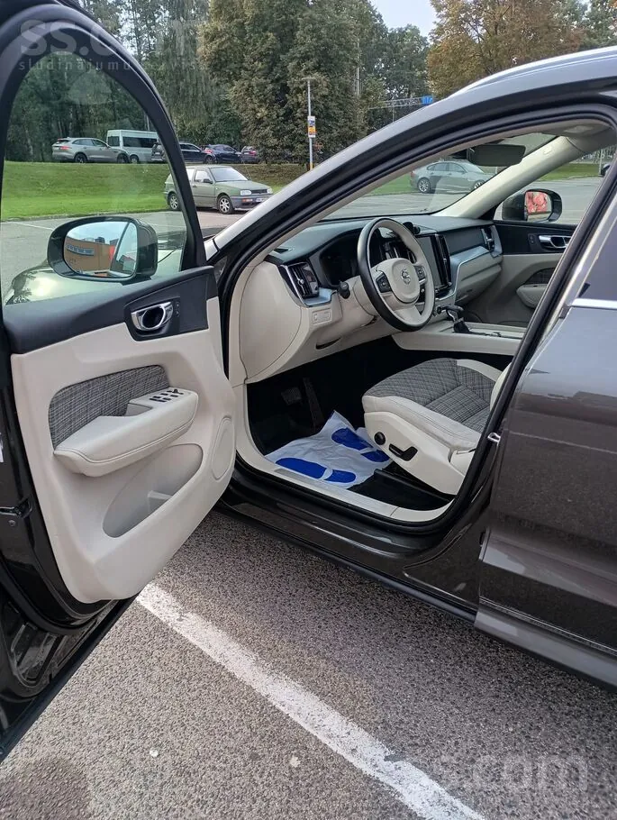 Volvo Xc60 2019 photo 3