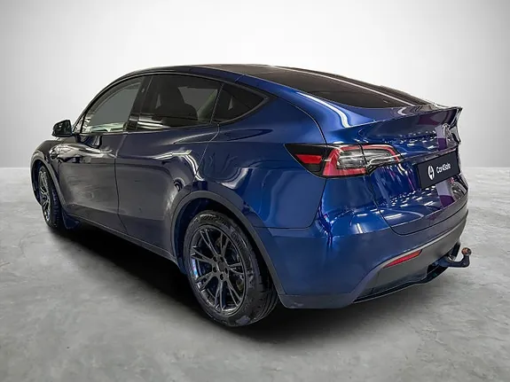 Tesla Model Y 2025 photo 3