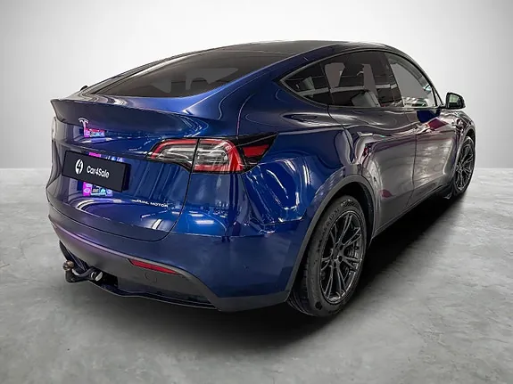 Tesla Model Y 2025 photo 5