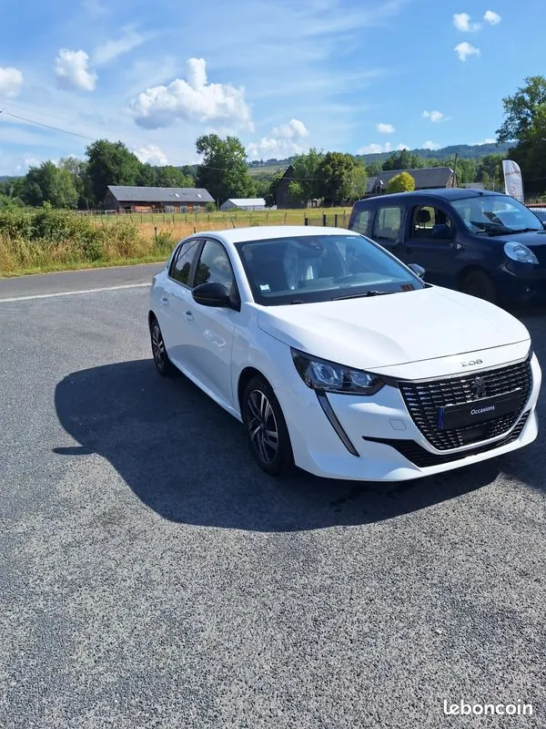 Peugeot 208 2023 photo 2