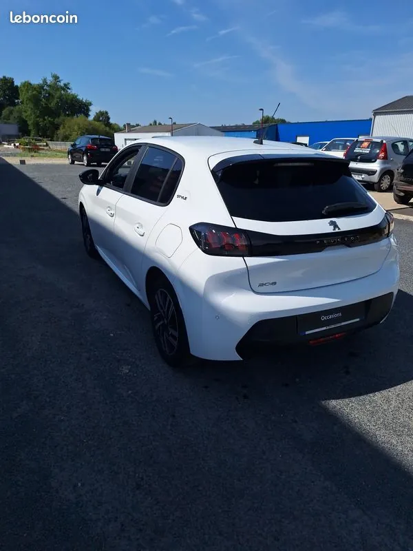Peugeot 208 2023 photo 4
