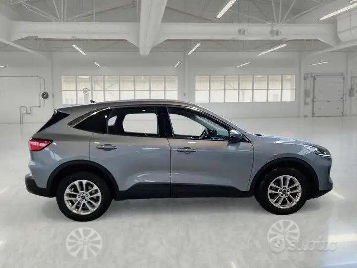 Ford Kuga 2022 photo 3