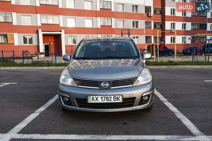Nissan Tiida 2008 photo 4