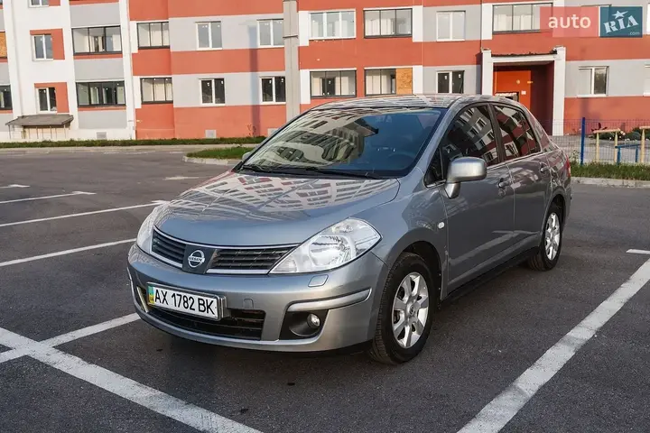 Nissan Tiida 2008 photo 2
