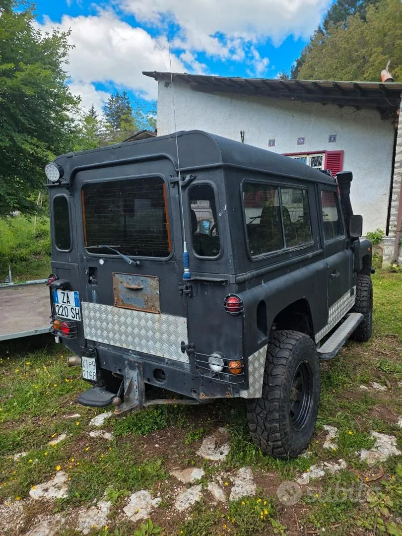 Land Rover Defender 2004 photo 3