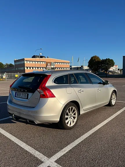 Volvo V60 2015 photo 3