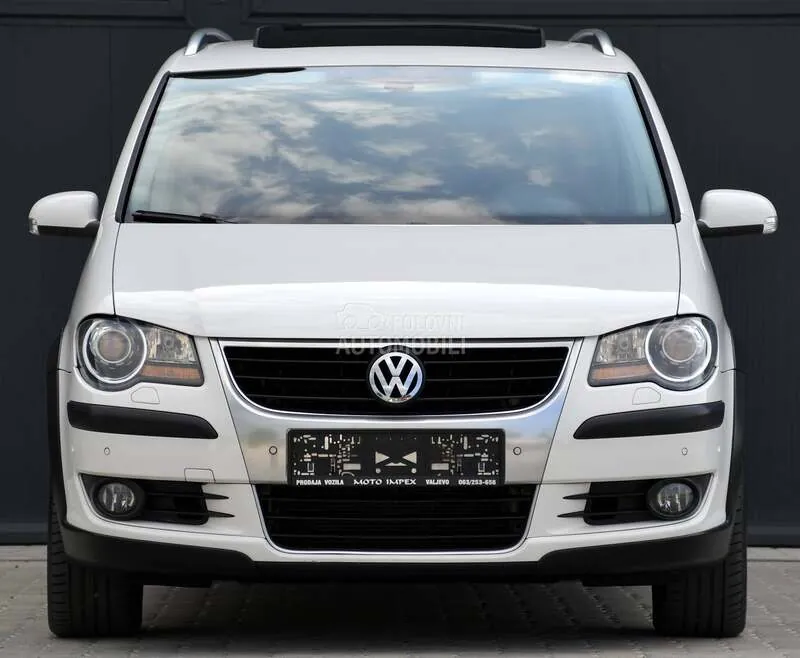 Volkswagen Touran 2009 photo 5