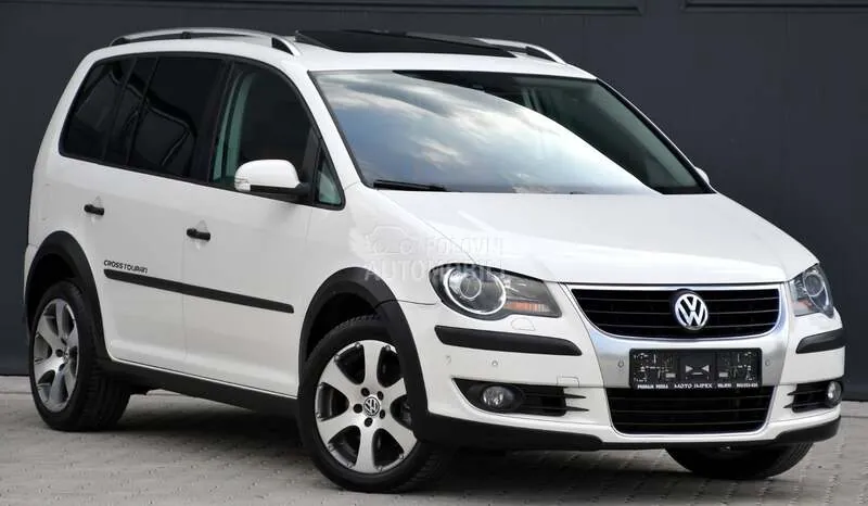 Volkswagen Touran 2009 photo 4