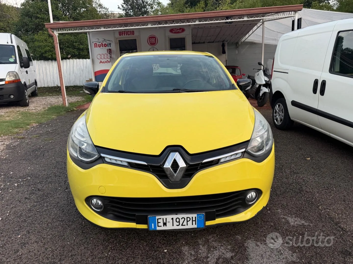 Renault Clio 2014 photo 2