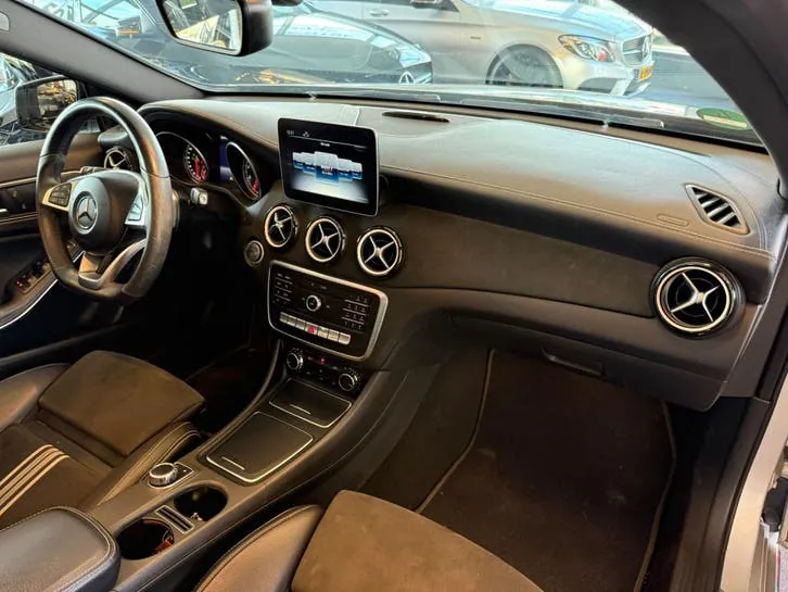 Mercedes-Benz A-Class 2018 photo 2