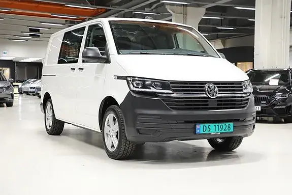 Volkswagen Transporter 2022 photo 2