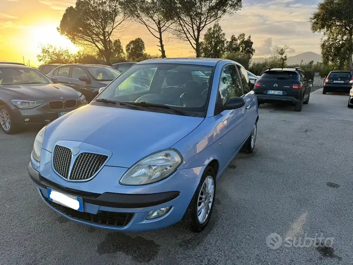 Lancia Ypsilon
