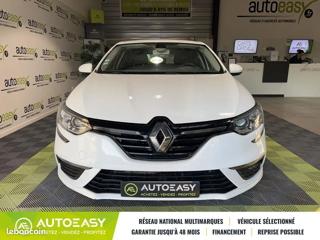 Renault Megane 2019 photo 2