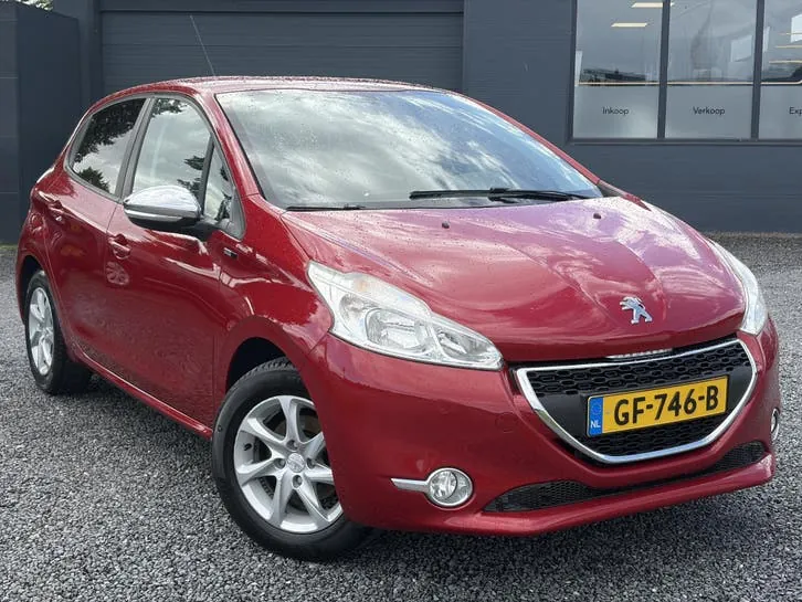 Peugeot 208 2015 photo 2