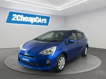 Toyota Aqua 2014 photo 2