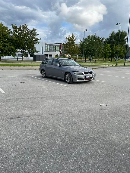BMW 3 Series 2010 photo 4