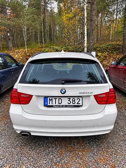 BMW 320D 2012 photo 2