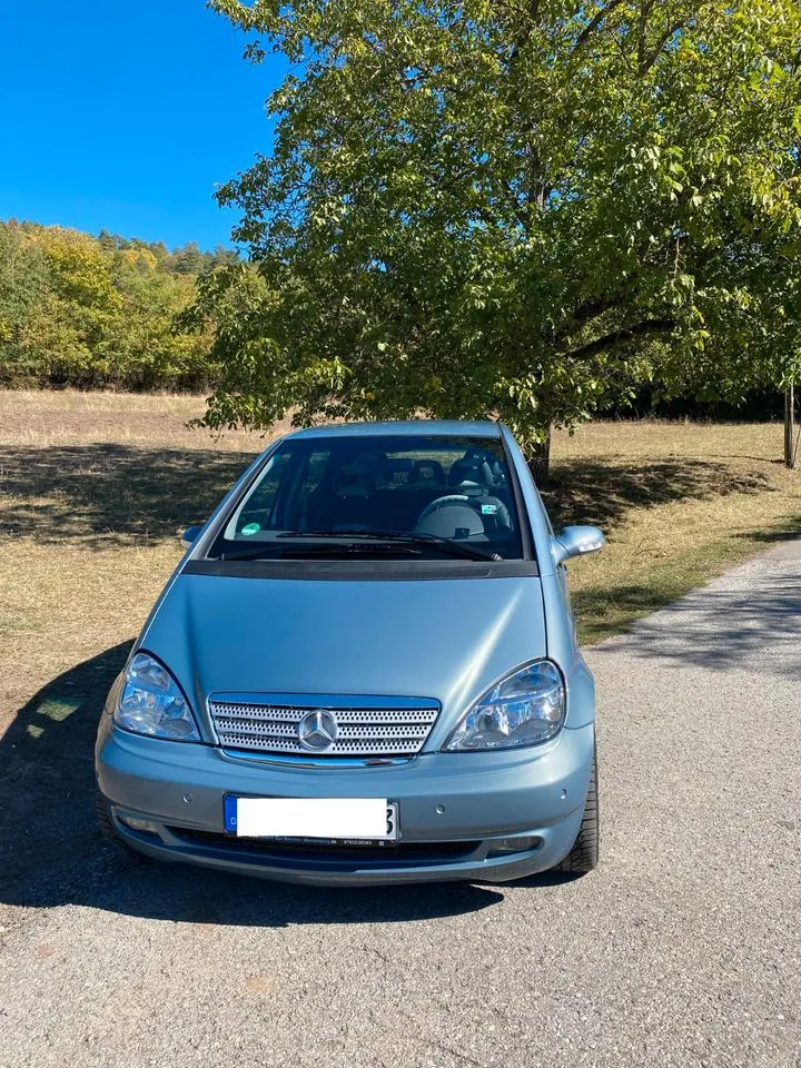 Mercedes-Benz A 210
