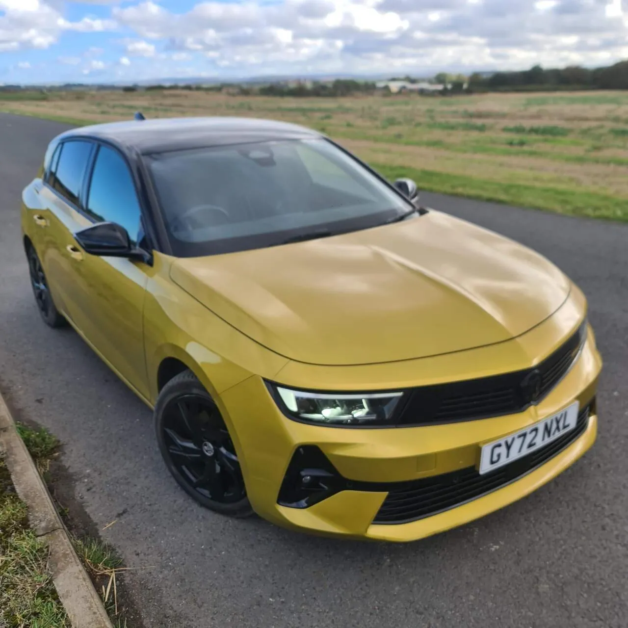 Vauxhall Astra 2022 photo 2