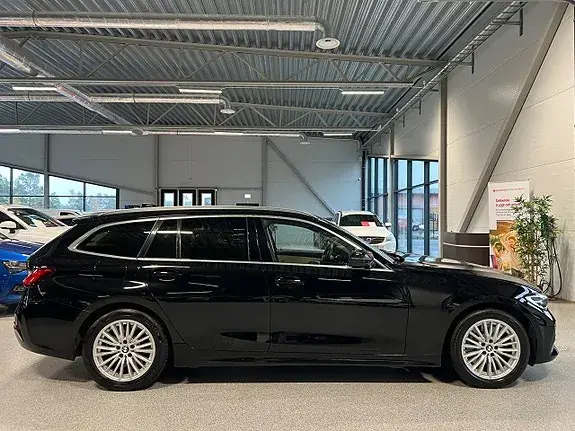 BMW 330E 2021 photo 2