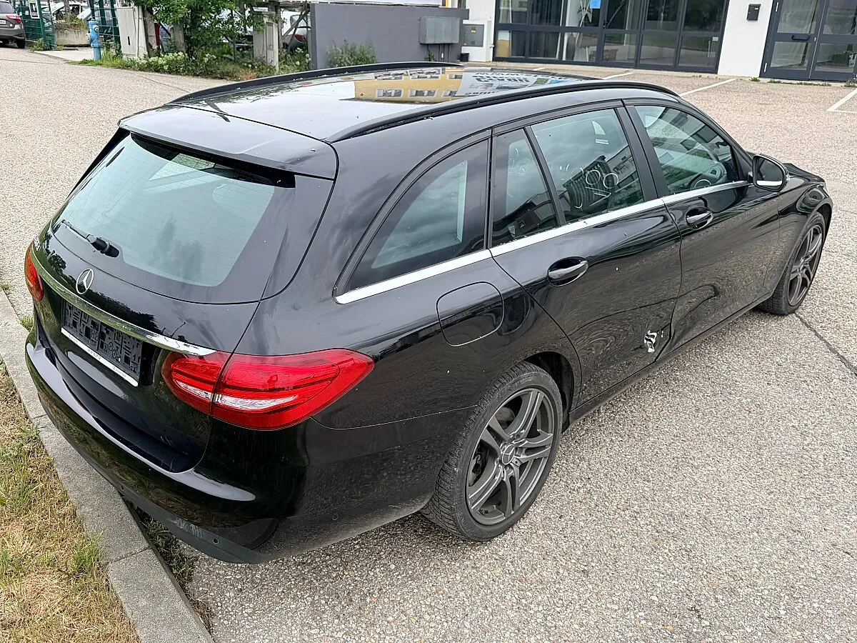 Mercedes-Benz C-Class 2017 photo 3
