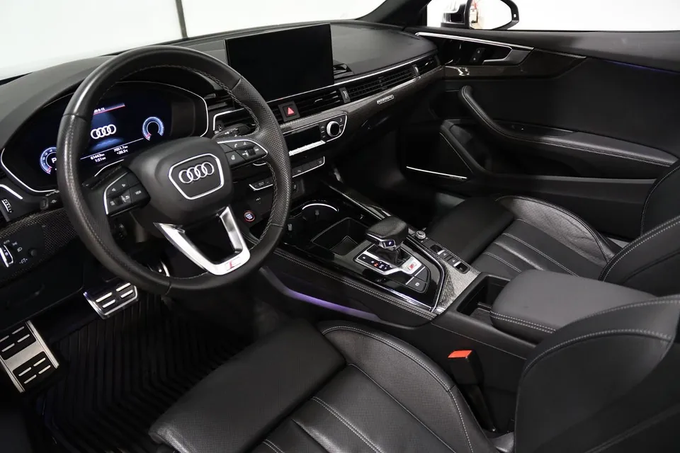 Audi S5 2023 photo 2