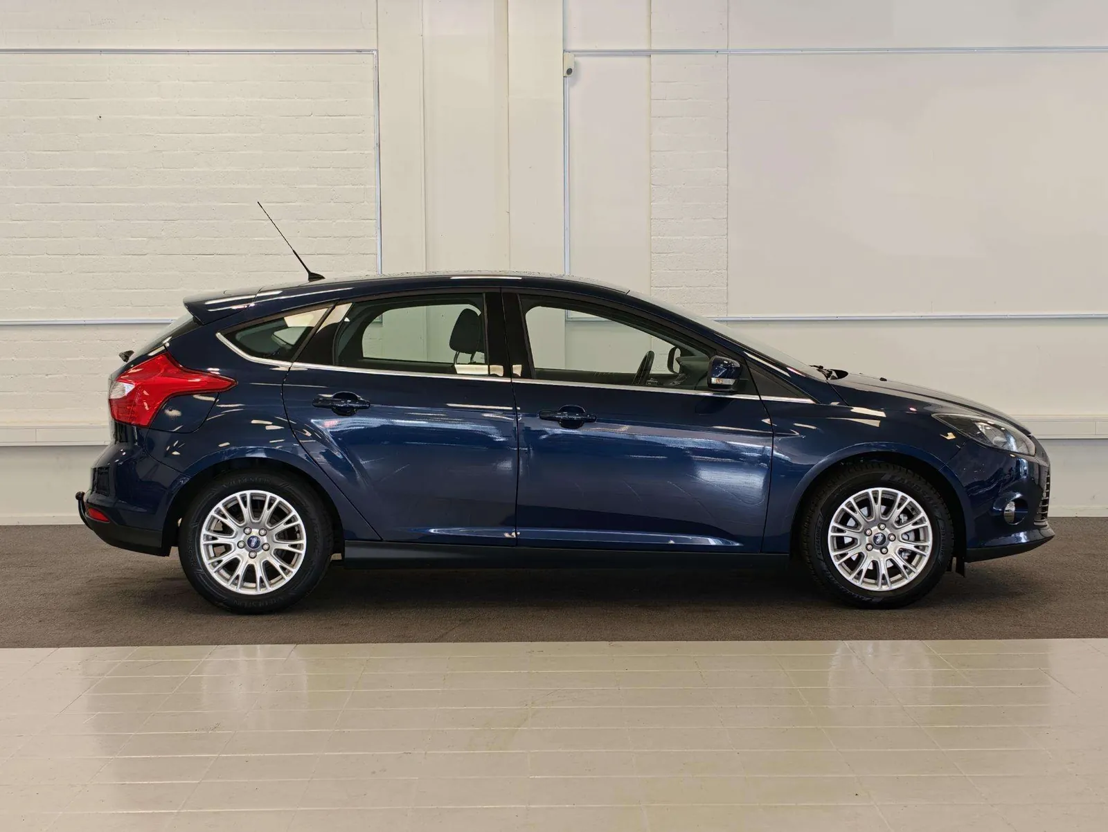 Ford Focus 2011 photo 3