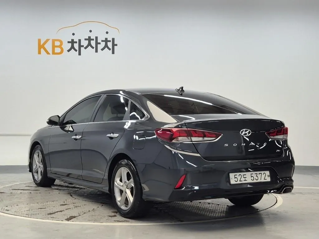 Hyundai Sonata 2018 photo 2