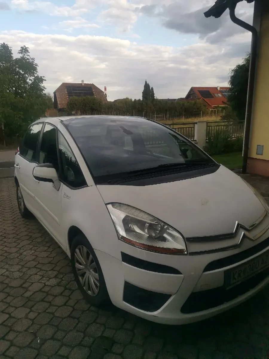 Citroen C4 Picasso 2010 photo 2