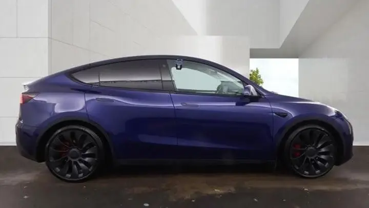 Tesla Model Y 2022 photo 2